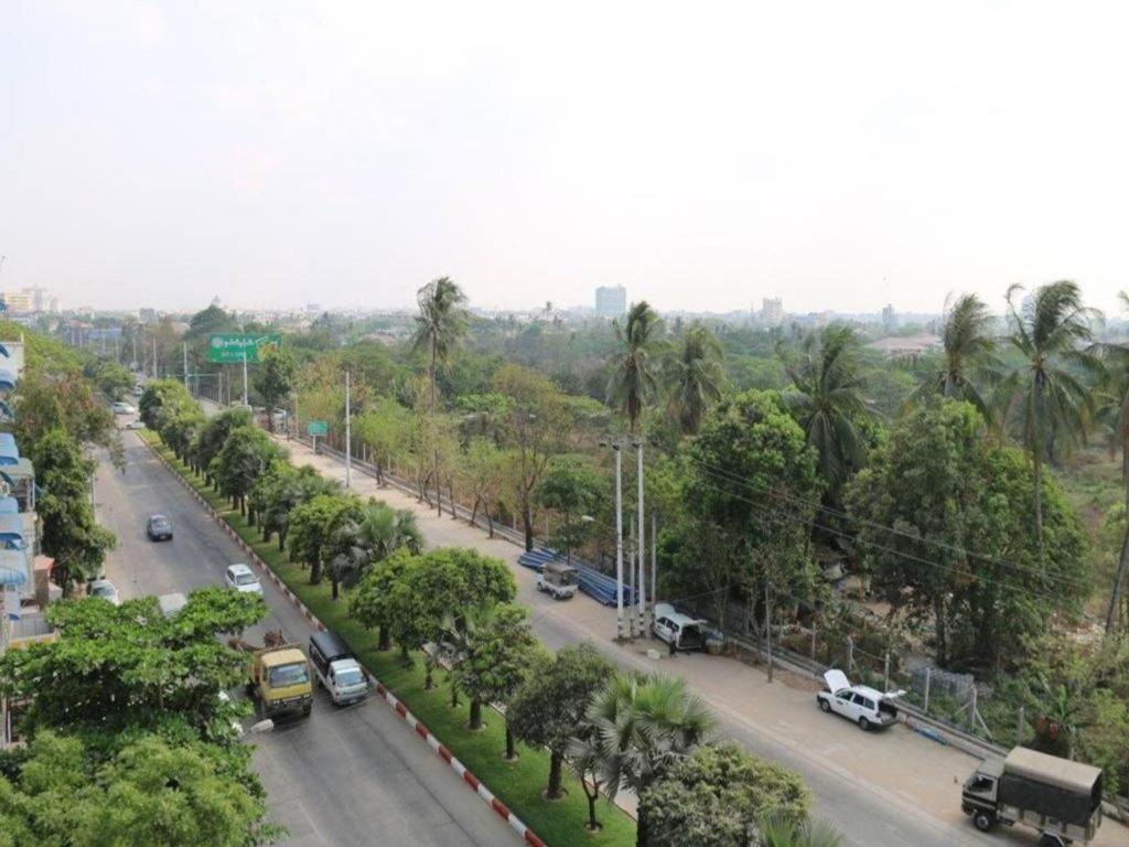 8Day Hotel Yangon Dış mekan fotoğraf