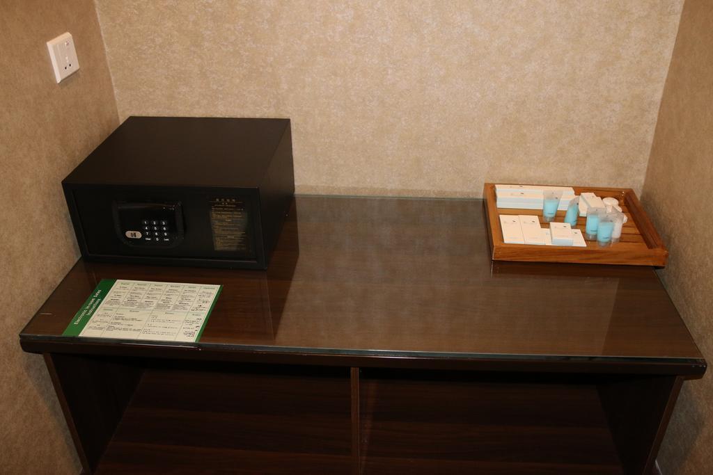 8Day Hotel Yangon Dış mekan fotoğraf